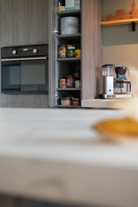 Ruime keuken met kookeiland
